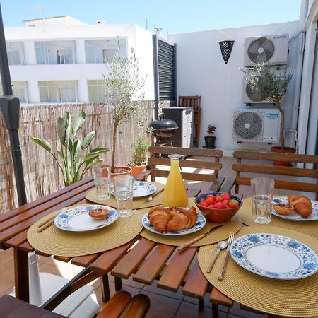 Spacious Terrace, Swimming Pool, Private Parking 오양 외부 사진