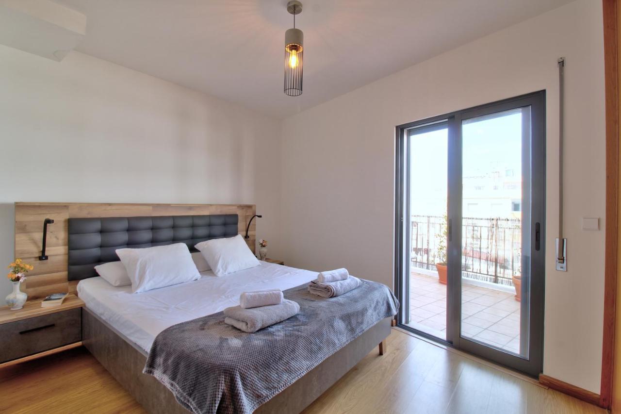 Spacious Terrace, Swimming Pool, Private Parking 오양 외부 사진