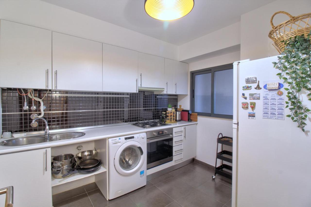 Spacious Terrace, Swimming Pool, Private Parking 오양 외부 사진