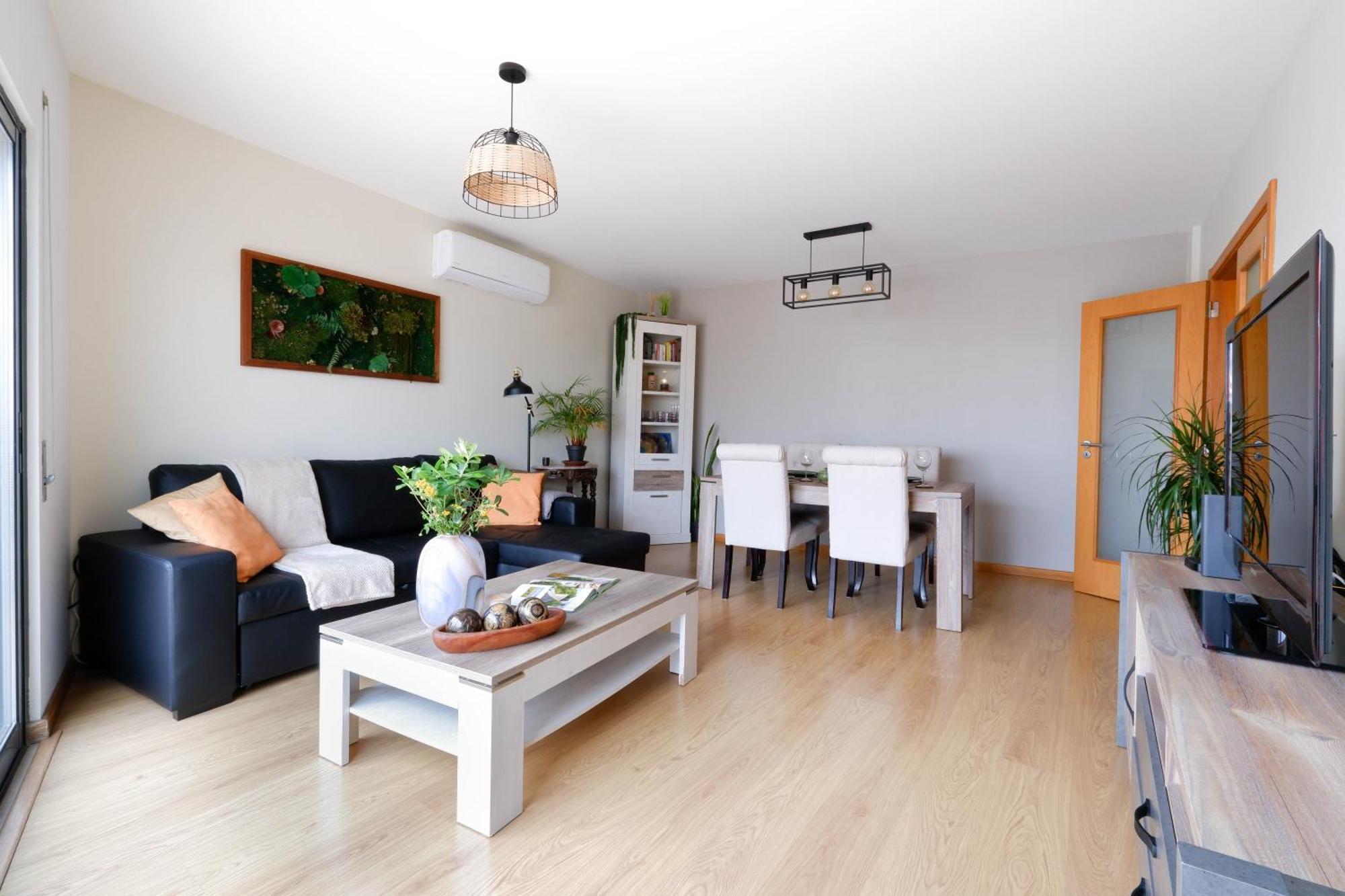 Spacious Terrace, Swimming Pool, Private Parking 오양 외부 사진